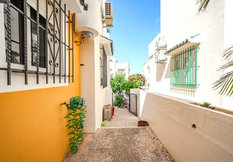 Segunda mano - Semi Detached - Los Altos - Res Valle de los pinos