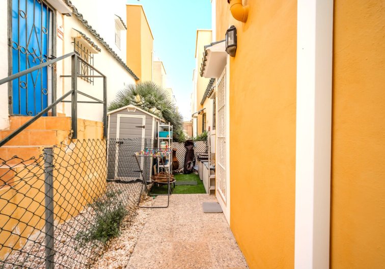 Segunda mano - Semi Detached - Los Altos - Res Valle de los pinos