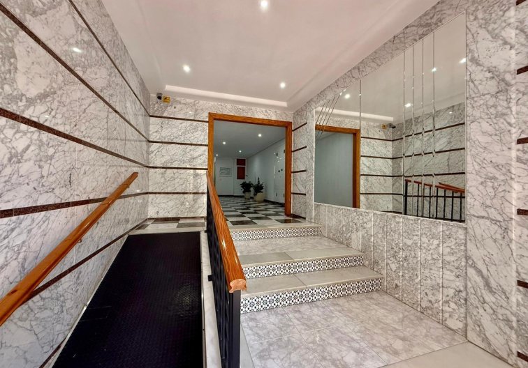 Wiederverkauf - Wohnung - Torrevieja - Playa del Cura