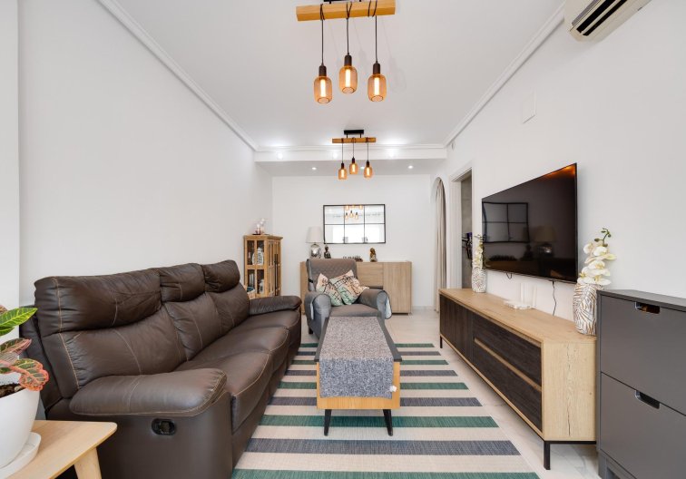 Segunda mano - town house - Torrevieja - Aguas Nuevas