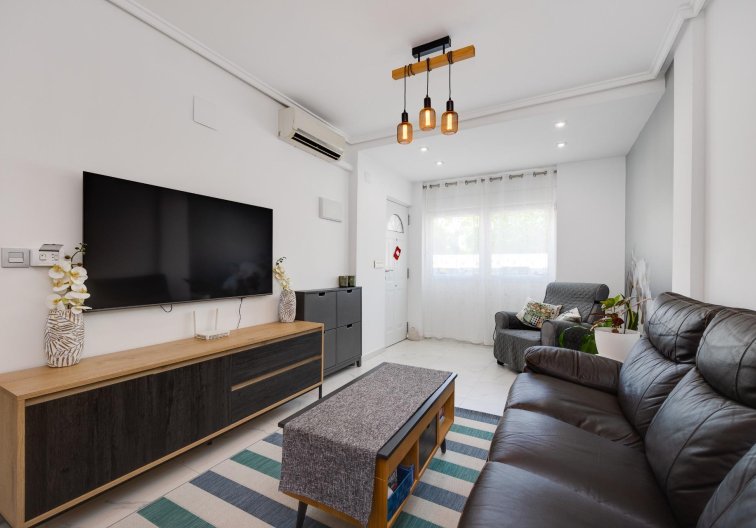 Segunda mano - town house - Torrevieja - Aguas Nuevas