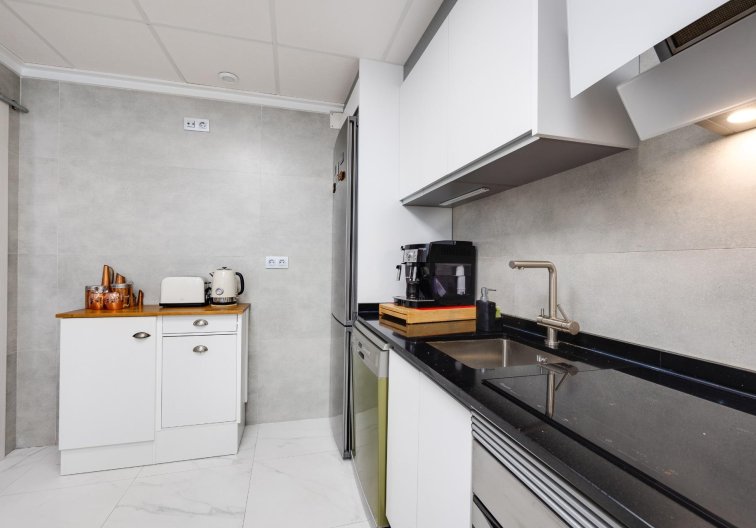 Segunda mano - town house - Torrevieja - Aguas Nuevas