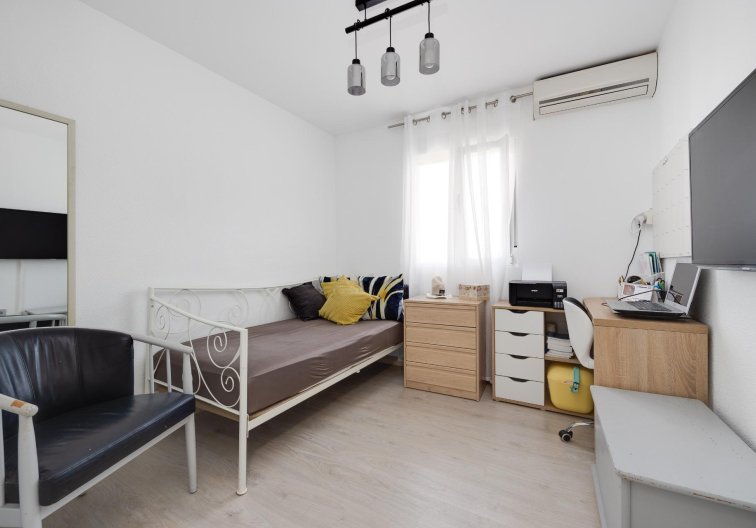 Segunda mano - town house - Torrevieja - Aguas Nuevas