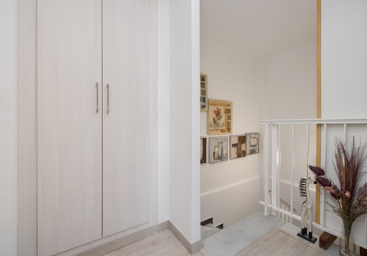 Segunda mano - town house - Torrevieja - Aguas Nuevas