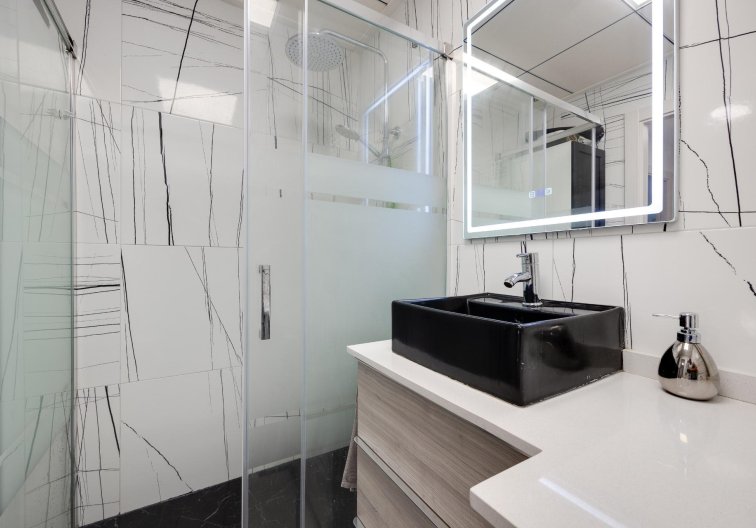 Segunda mano - town house - Torrevieja - Aguas Nuevas