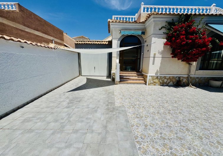 Segunda mano - villa - Torrevieja - La Siesta - El Salado - Torreta