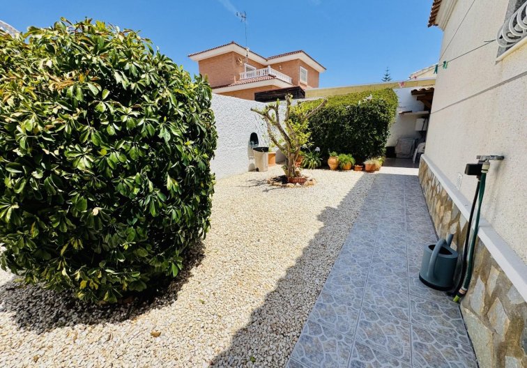 Segunda mano - villa - Torrevieja - La Siesta - El Salado - Torreta