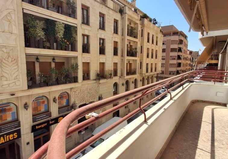 Segunda mano - Apartamento  - Orihuela - Zona Centro
