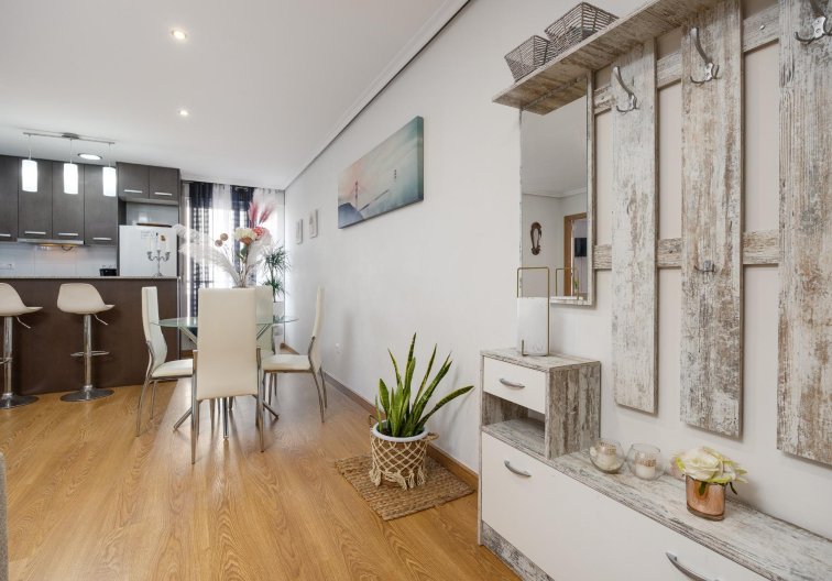 Segunda mano - Apartamento  - Torrevieja - Centro