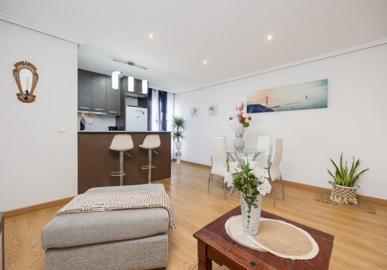 Segunda mano - Apartamento  - Torrevieja - Centro