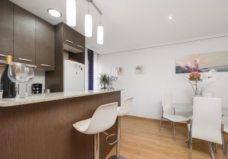 Segunda mano - Apartamento  - Torrevieja - Centro