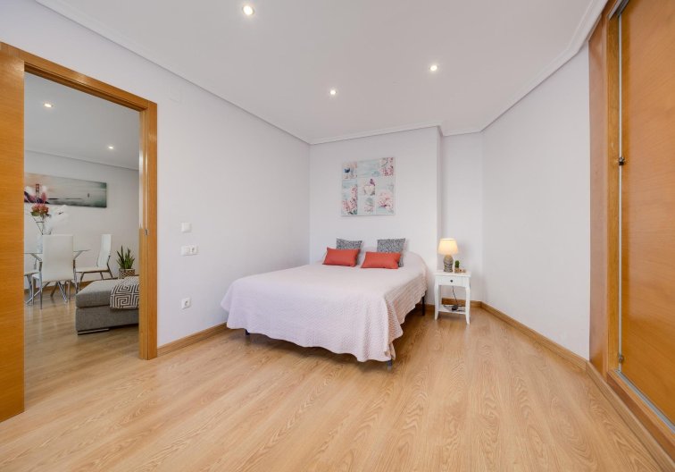 Segunda mano - Apartamento  - Torrevieja - Centro
