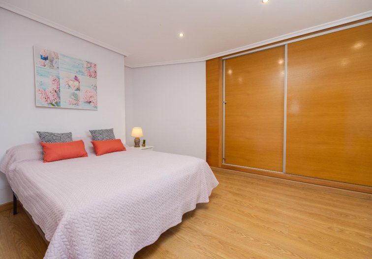 Segunda mano - Apartamento  - Torrevieja - Centro