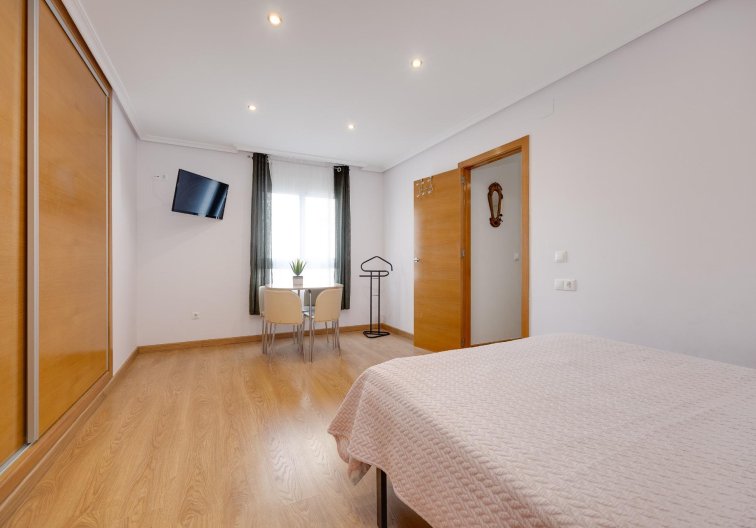 Segunda mano - Apartamento  - Torrevieja - Centro