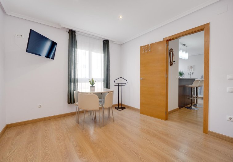 Segunda mano - Apartamento  - Torrevieja - Centro
