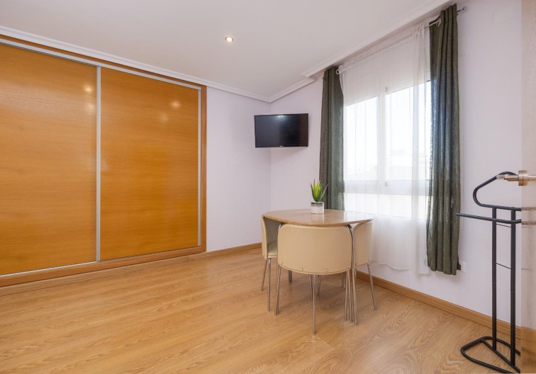 Segunda mano - Apartamento  - Torrevieja - Centro