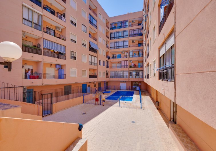 Segunda mano - Apartamento  - Torrevieja - Centro
