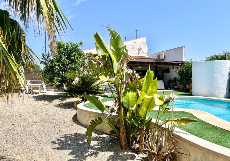 Resale - villa - Daya Nueva - Costa Blanca