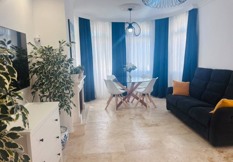 Resale - villa - Villamartin - Costa Blanca