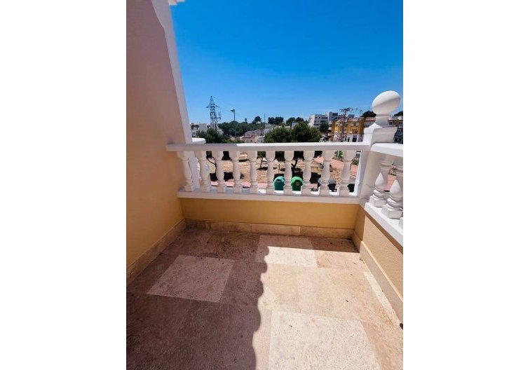 Resale - villa - Villamartin - Costa Blanca