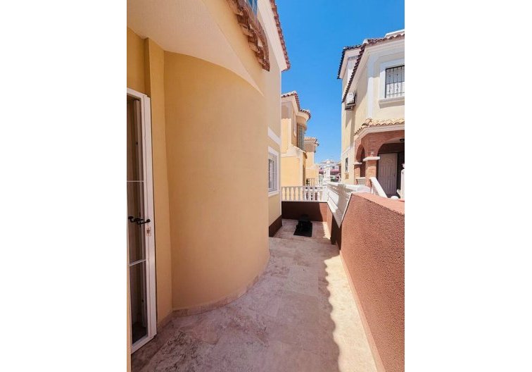 Resale - villa - Villamartin - Costa Blanca