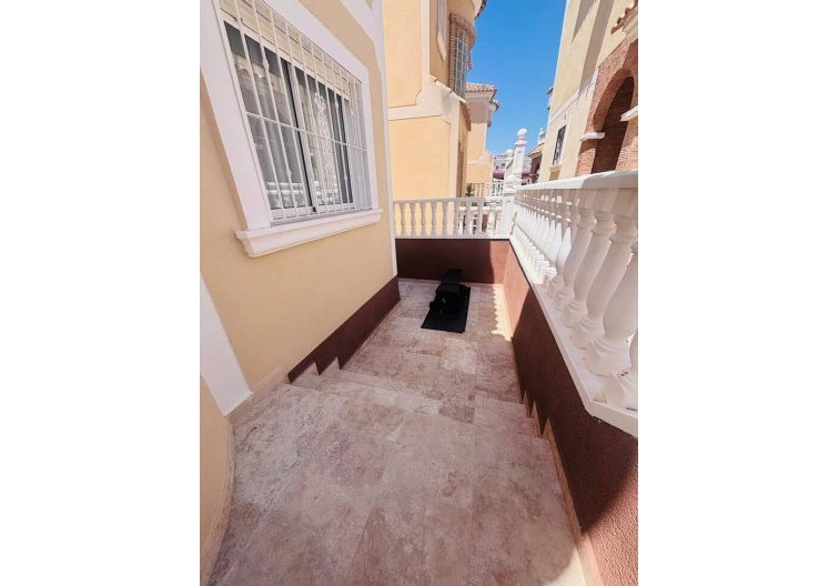 Resale - villa - Villamartin - Costa Blanca