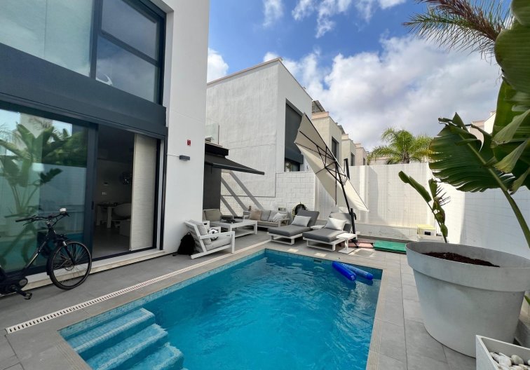 Herverkoop - villa - Orihuela Costa - Villamartín-las Filipinas