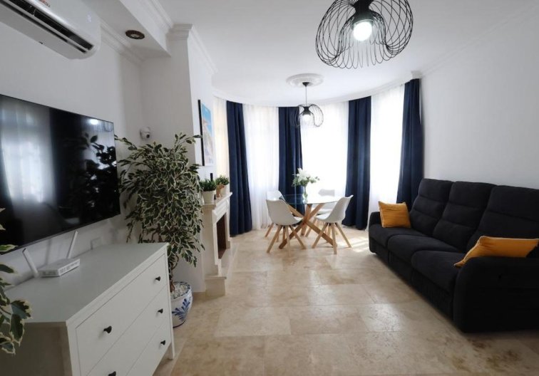 Resale - villa - Villamartin - Costa Blanca
