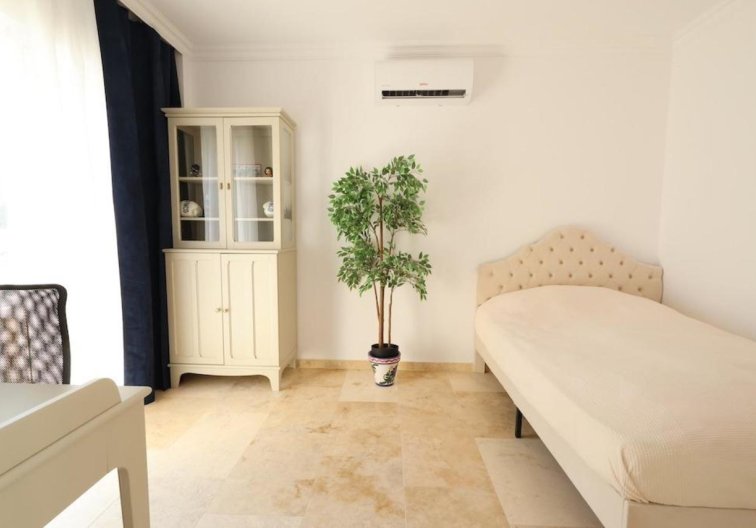 Resale - villa - Villamartin - Costa Blanca