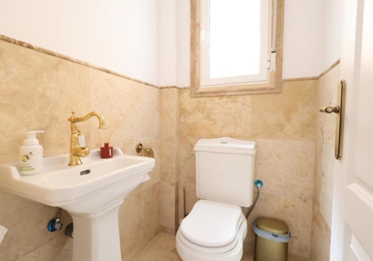 Resale - villa - Villamartin - Costa Blanca