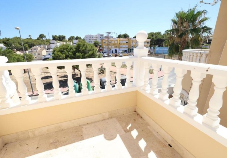 Resale - villa - Villamartin - Costa Blanca