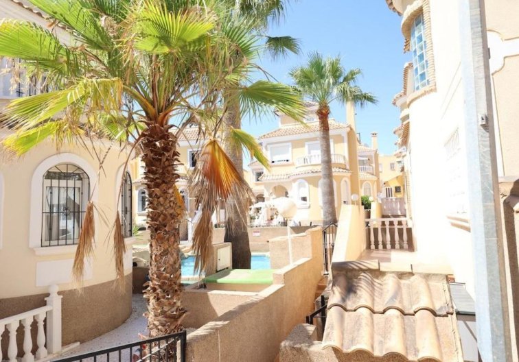 Resale - villa - Villamartin - Costa Blanca