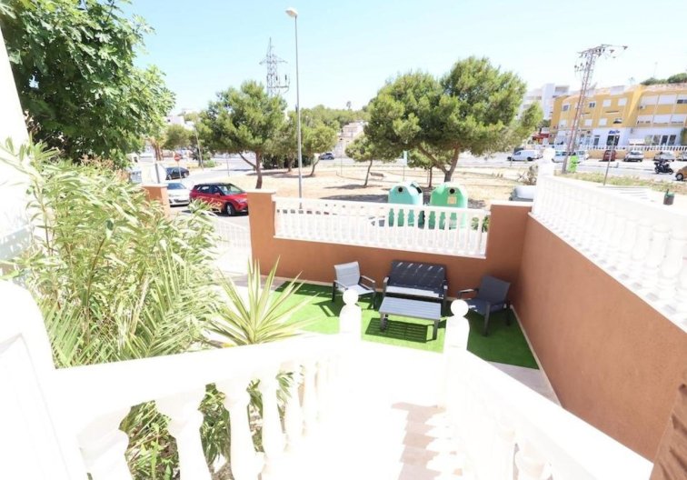 Resale - villa - Villamartin - Costa Blanca