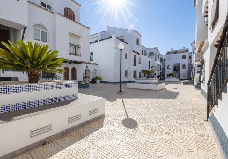 Segunda mano - Apartamento  - Torrevieja - El Acequión - Los Náufragos
