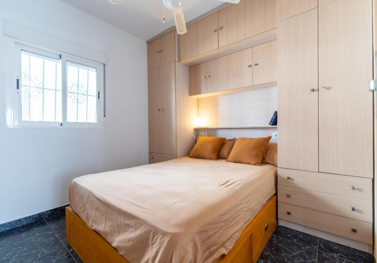 Segunda mano - Apartamento  - Torrevieja - El Acequión - Los Náufragos