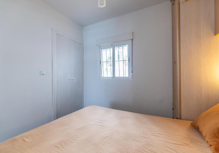 Segunda mano - Apartamento  - Torrevieja - El Acequión - Los Náufragos