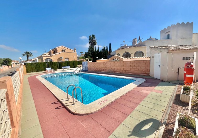 Segunda mano - villa - Orihuela Costa - Los Almendros-la Florida