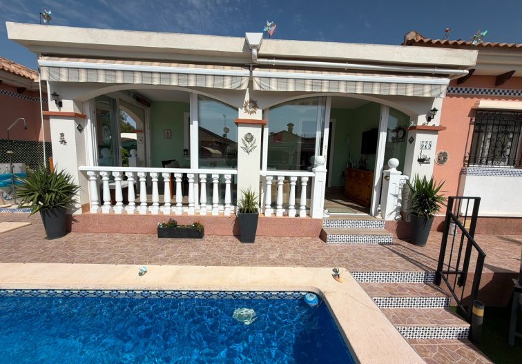 Segunda mano - villa - Los Montesinos - Costa Blanca
