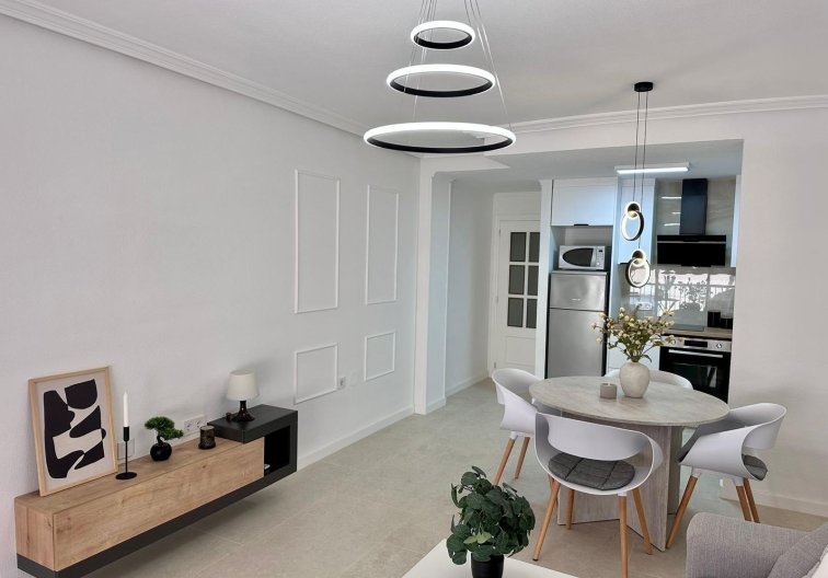 Resale - Apartment - Torrevieja - Estacion De Autobuses