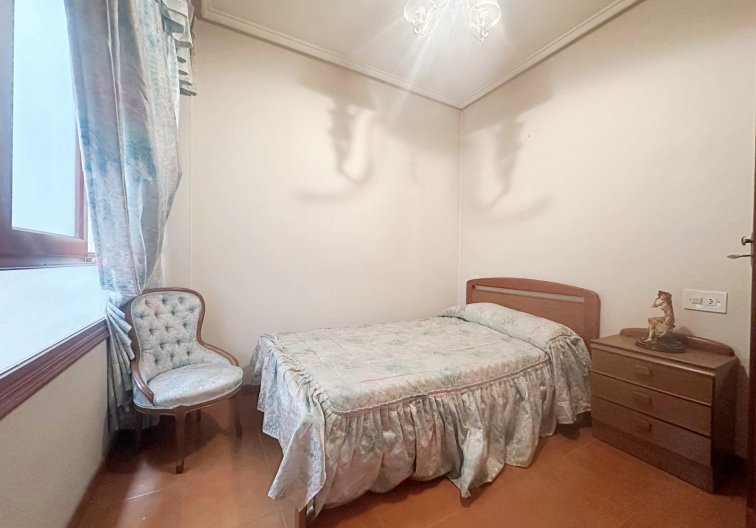 Segunda mano - Apartamento  - Torrevieja - Centro