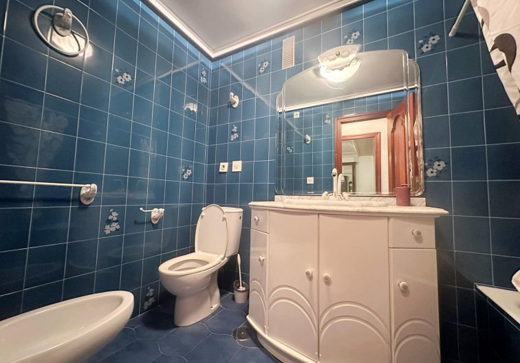 Segunda mano - Apartamento  - Torrevieja - Centro