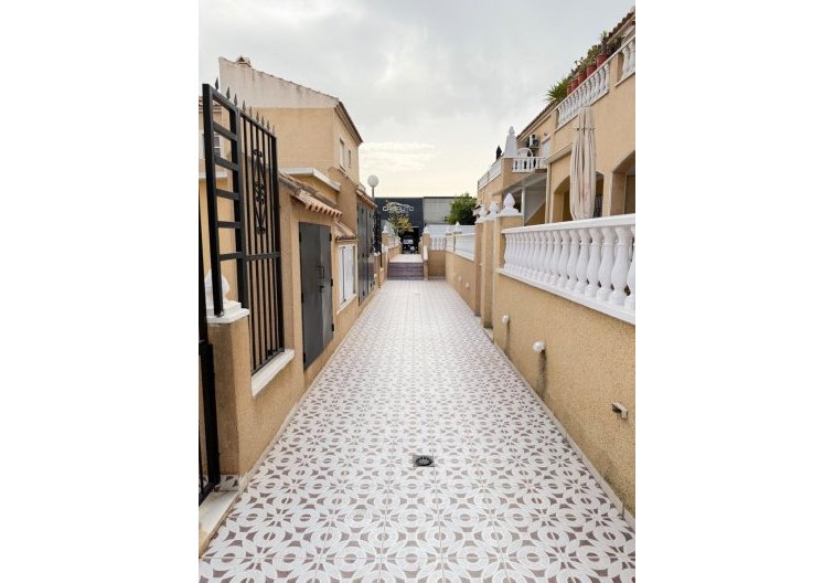 Segunda mano - Apartamento  - Torrevieja - Centro