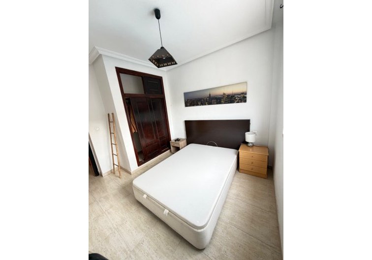 Segunda mano - Apartamento  - Torrevieja - Centro