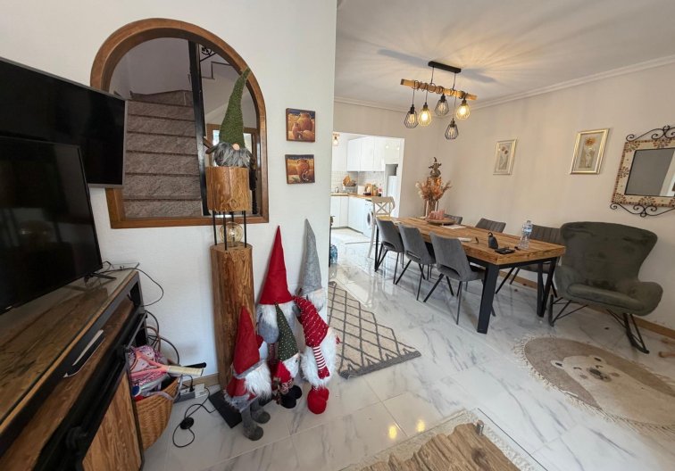 Segunda mano - Bungalow - Torrevieja - Zona Los Frutales