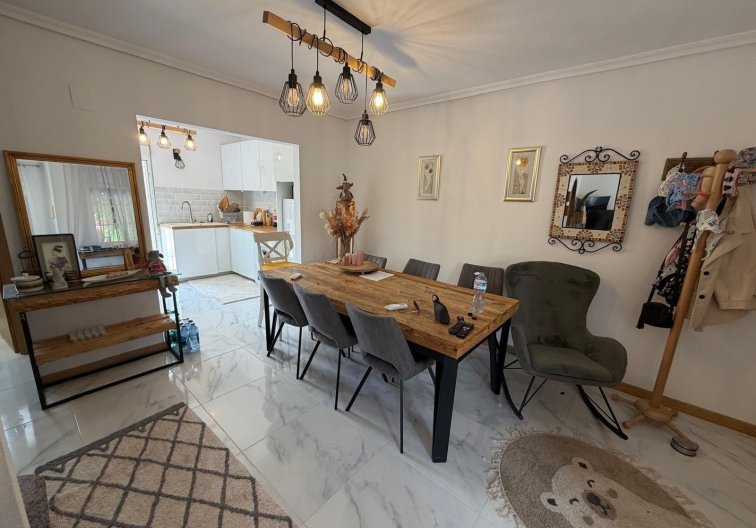 Segunda mano - Bungalow - Torrevieja - Zona Los Frutales