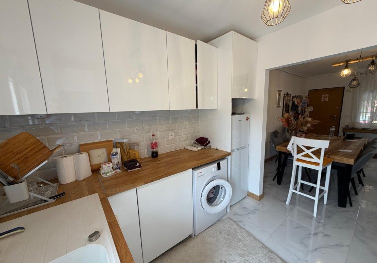 Segunda mano - Bungalow - Torrevieja - Zona Los Frutales