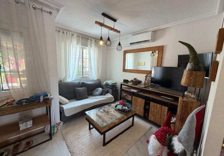 Segunda mano - Bungalow - Torrevieja - Zona Los Frutales