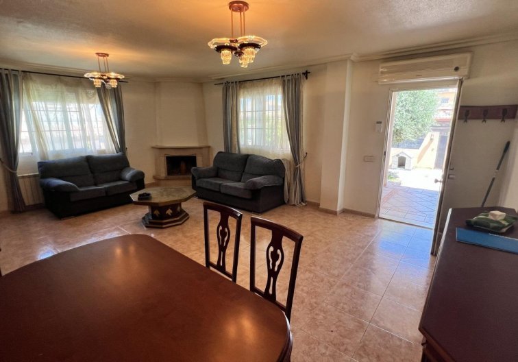 Segunda mano - villa - Torrevieja - Aguas Nuevas