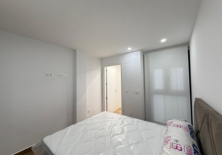 Segunda mano - Apartamento  - Torrevieja - Estacion De Autobuses