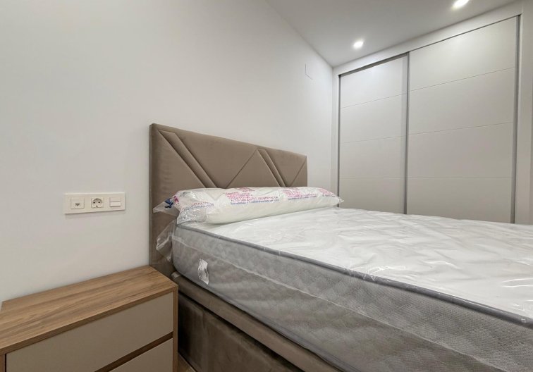 Segunda mano - Apartamento  - Torrevieja - Estacion De Autobuses